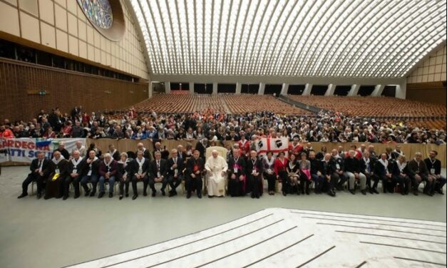 <strong>SU TRINTA ‘E SANT’ANDRIA – SEI ANNI FA LO STORICO INCONTRO DEI VOLONTARI SARDI CON PAPA FRANCESCO</strong>