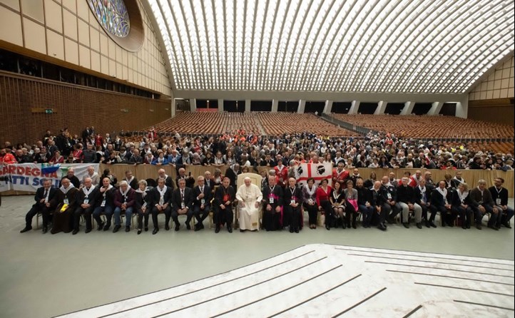 <strong>SU TRINTA ‘E SANT’ANDRIA – SEI ANNI FA LO STORICO INCONTRO DEI VOLONTARI SARDI CON PAPA FRANCESCO</strong>